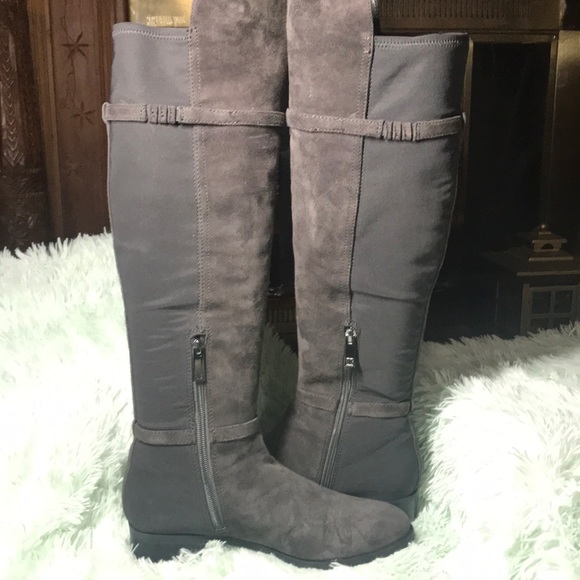 Boots 👢 - Picture 2 of 5